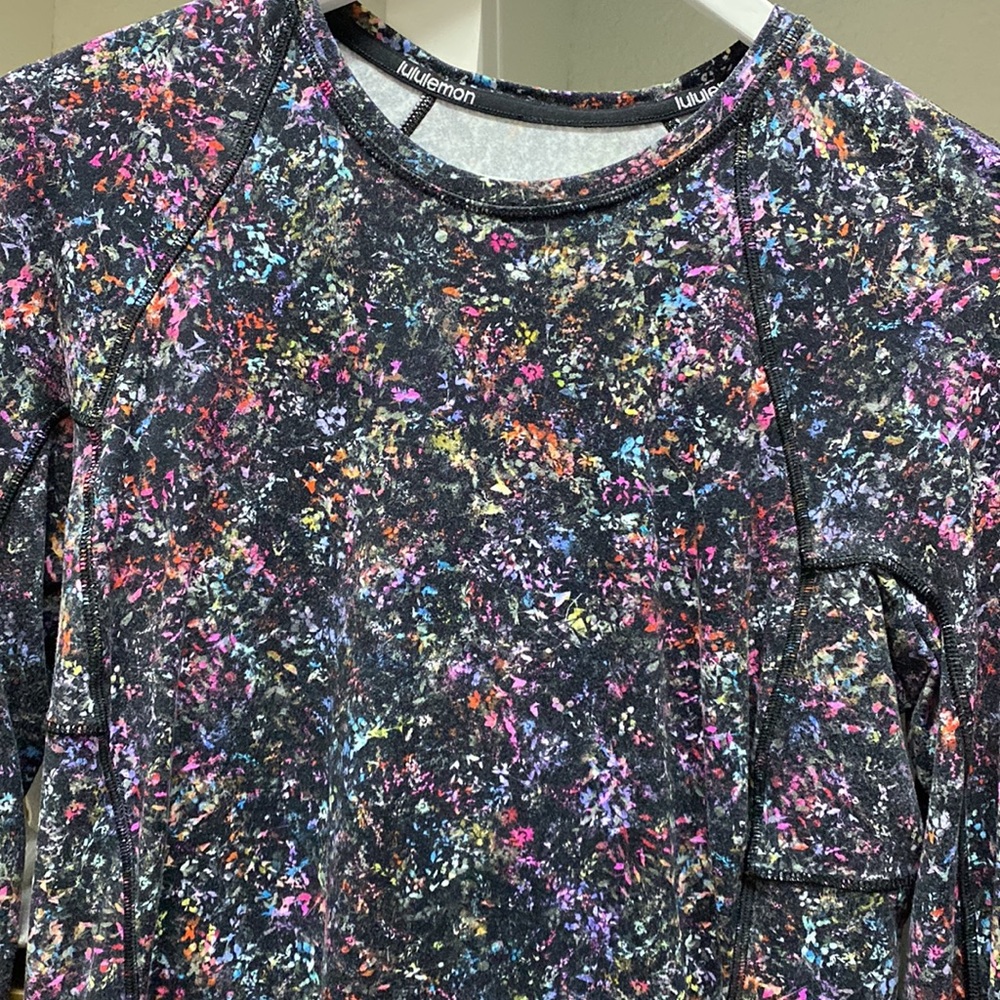 Lululemon Long sleeve Running Shirt with thumb holes. 8